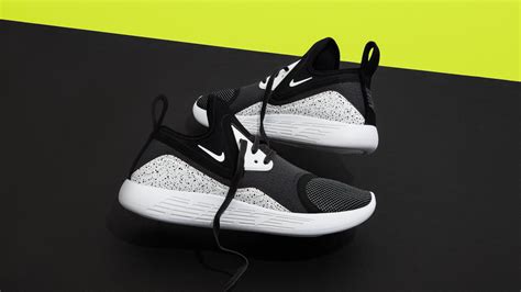 Nike LunarCharge Sneakers 